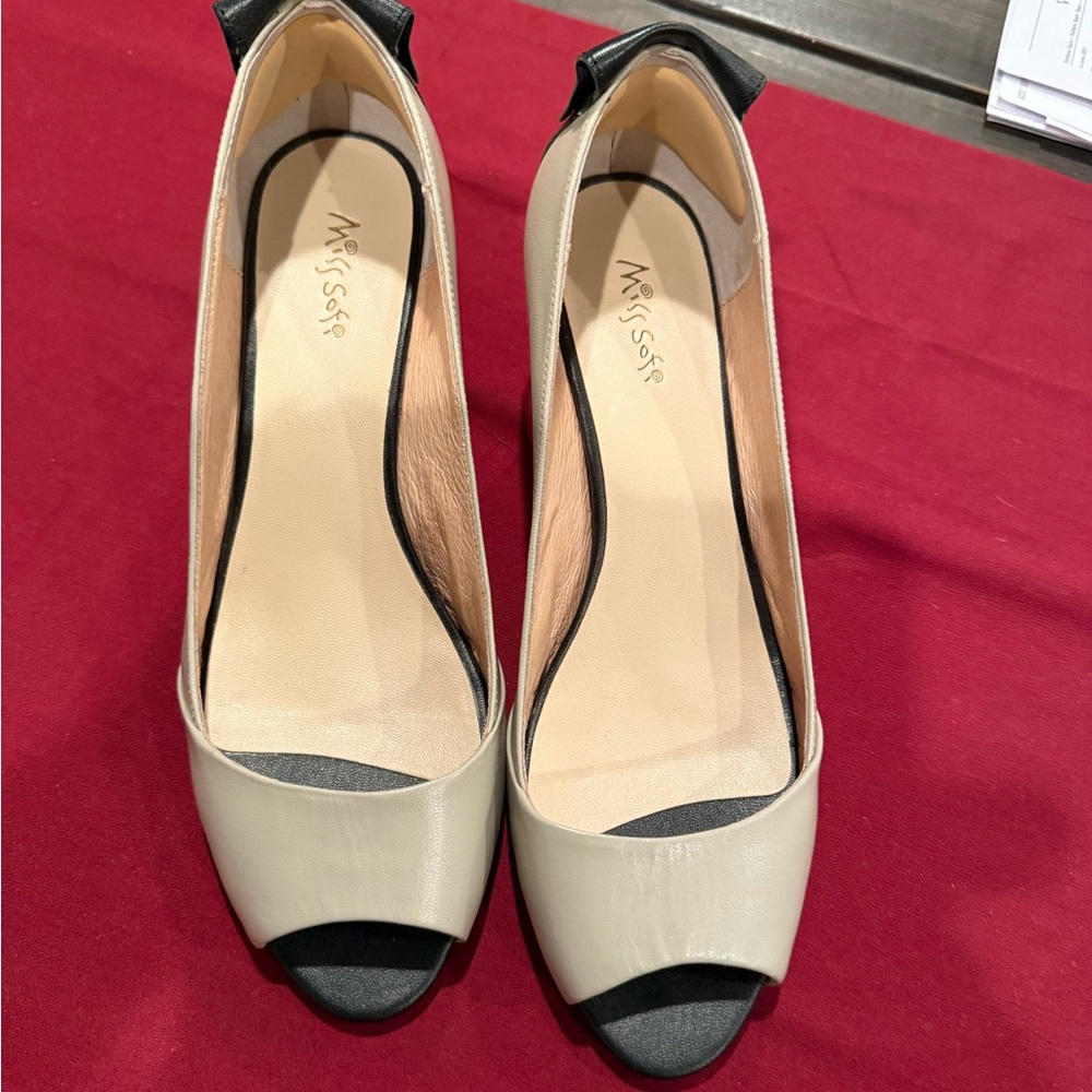 Women's Black and Cream Peep Toe Heels 38.5/8.5 us miss sofi Taiwan